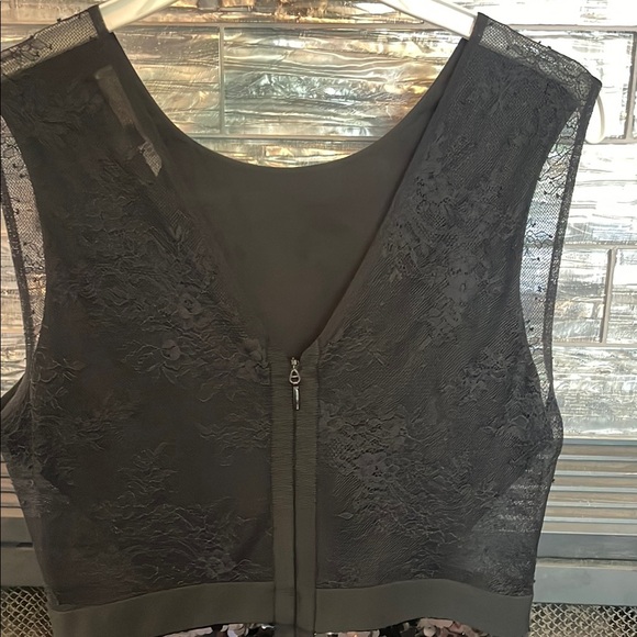 Elegant Black Sequin Dress - Picture 2 of 9